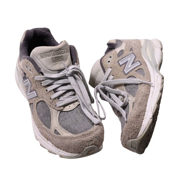 New Balance x Levi's 990v3 Sneakers Style M990LV3 in Elephant Skin